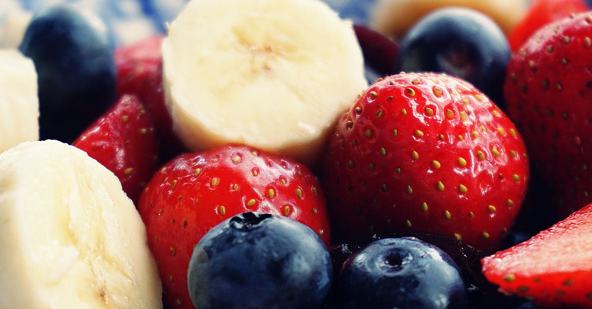 Why does blending blueberries, milk, banana and vanilla extract cause the mixture to have a yogurty consistency? - Sliced Strawberries, Banana, and Blackberries Why does blending blueberries, milk, banana and vanilla extract cause the mixture to have a yogurty consistency? - Sliced Strawberries, Banana, and Blackberries