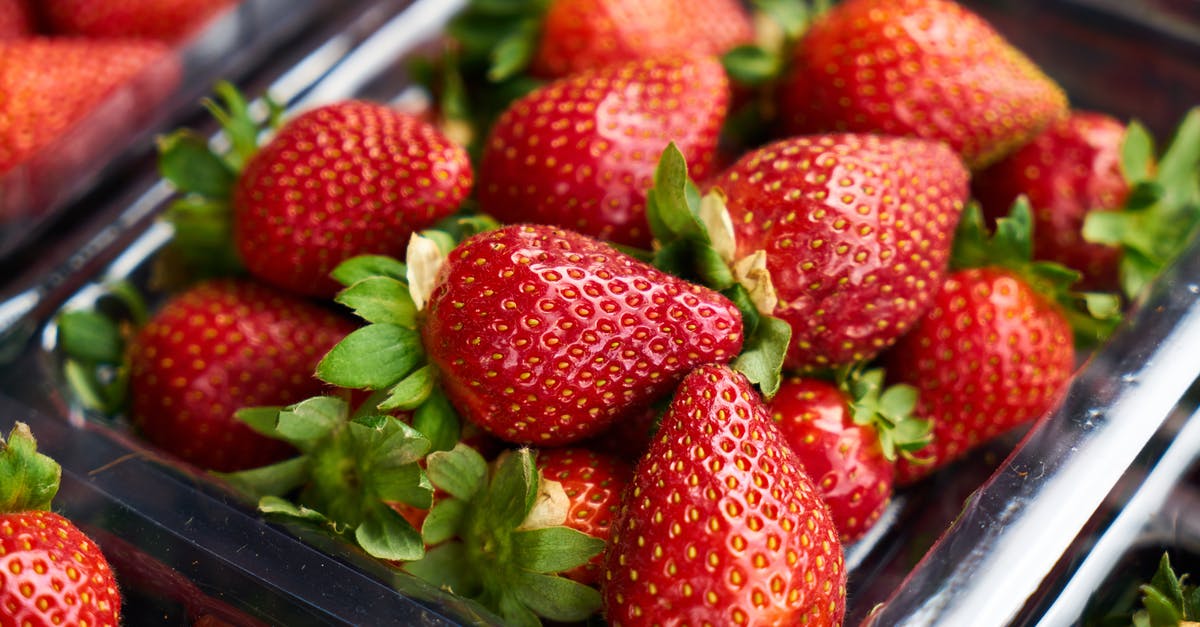 Why is a Gruyère sweet when it contains 0 carbohydrates? - Selective Focus Photography of Strawberries