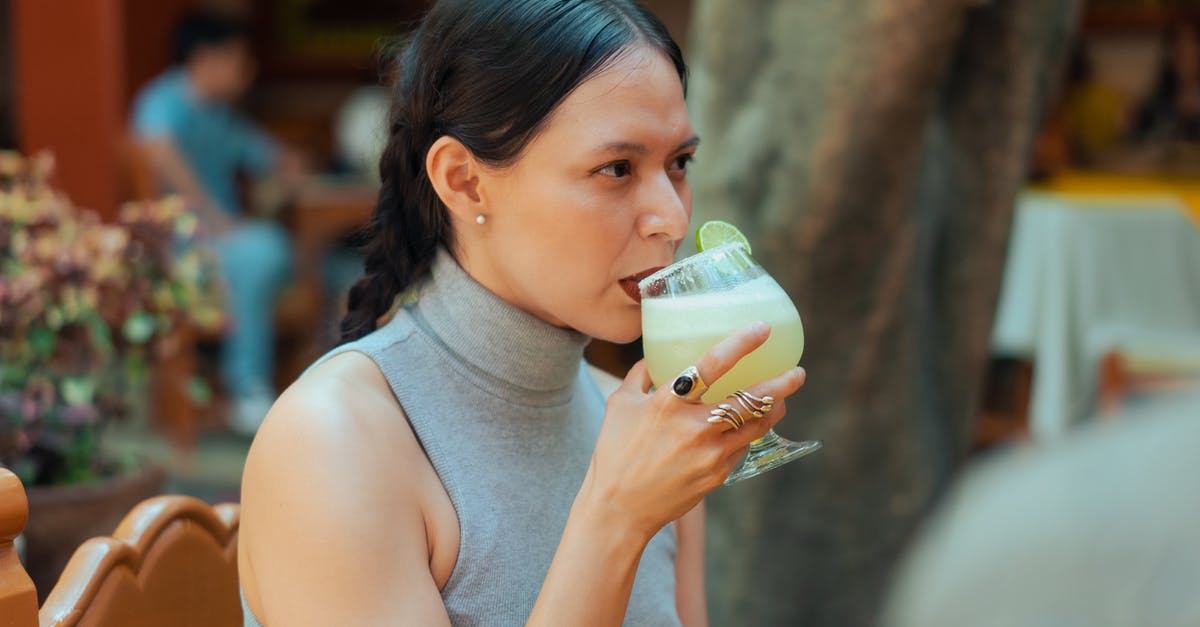 Will sugar alcohols thicken a sorbet? - Woman Drinking Margarita