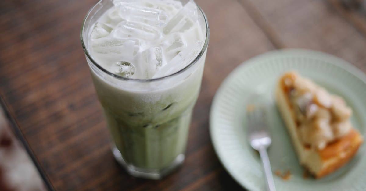 Xanthum gum alternative to flour and heavy cream rather than milk - Tasty iced matcha latte served with sweet pie